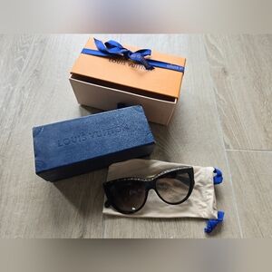 Louis Vuitton Sunglasses black/ brown